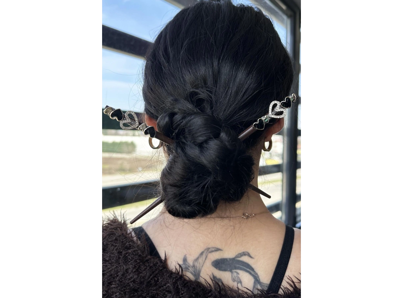 Koyu Kahve Renk Kalp Figürlü İkili Topuz Tokası/ Kalemi