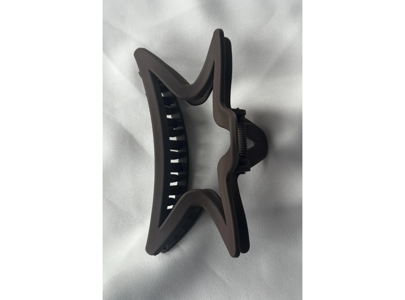 Koyu Kahve Renk Yıldız Figürlü Mandal Toka