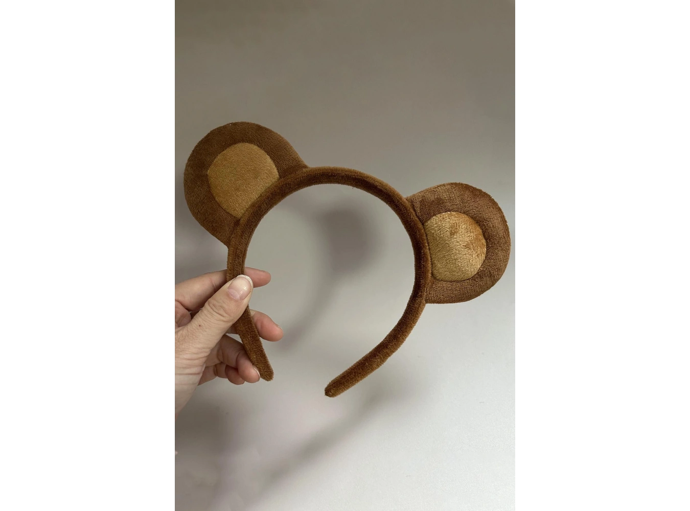 Koyu Kahverengi Kulak Detaylı Peluş Taç