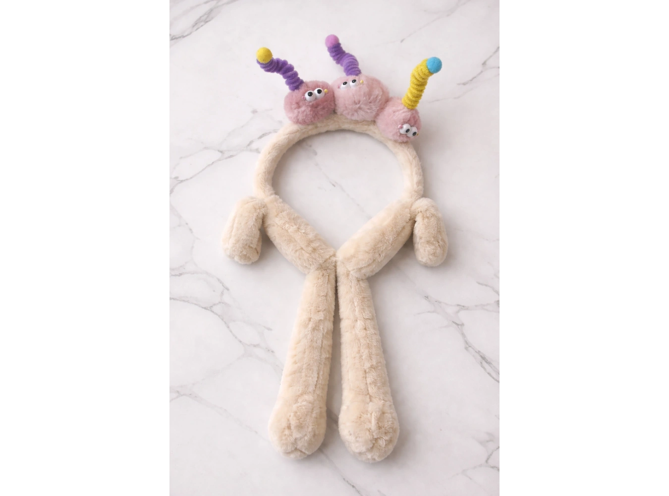 Krem Renk Canavar Figürlü Kulakları Oynayan Peluş Kulaklık