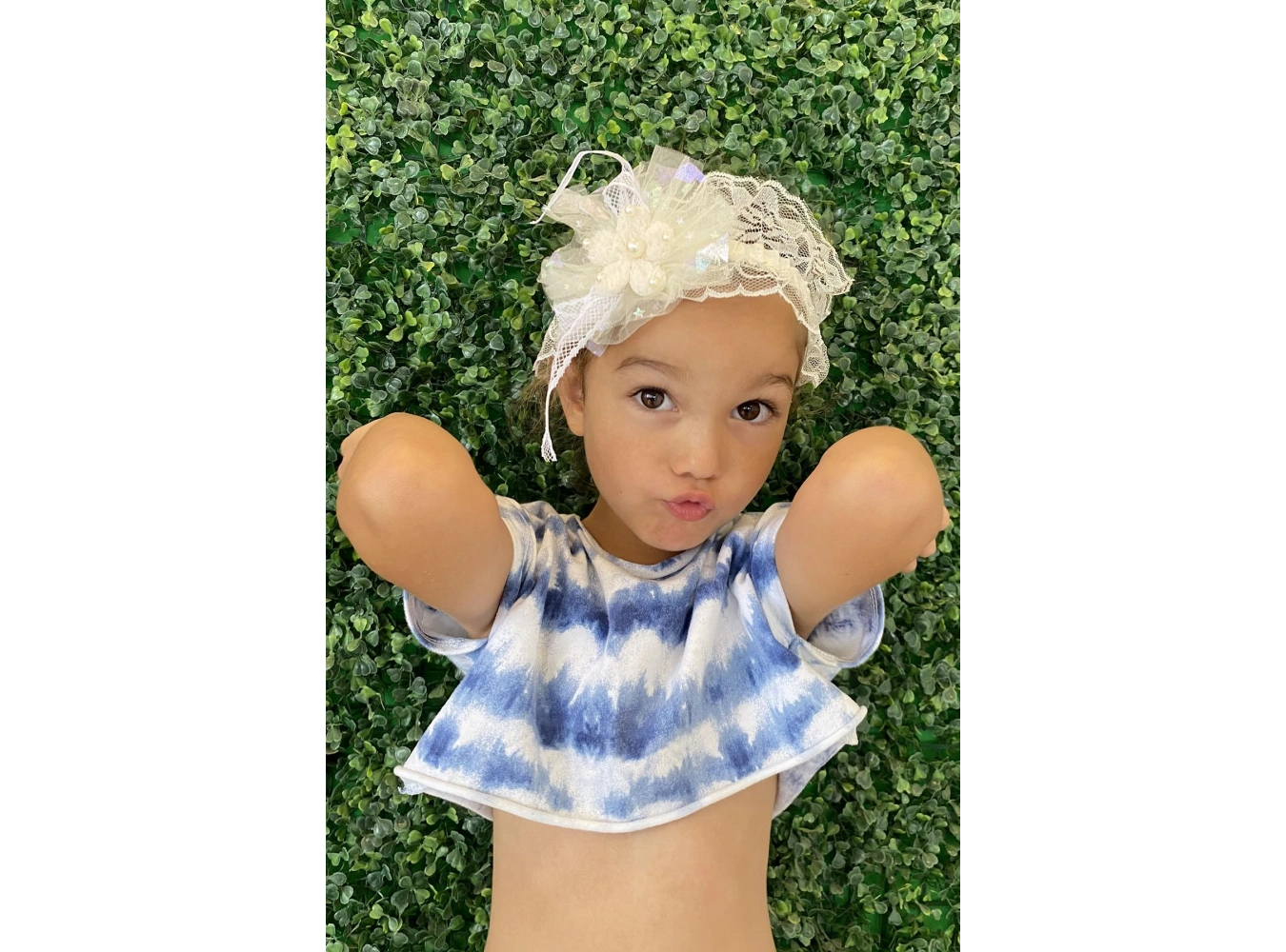 Krem Renk Çiçek Figürlü İnci Detaylı Saç Bandı