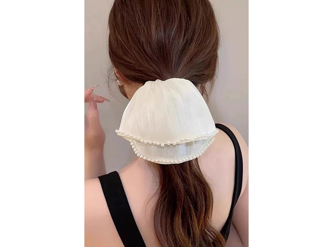 Krem Renk İnci Detaylı Simit Toka