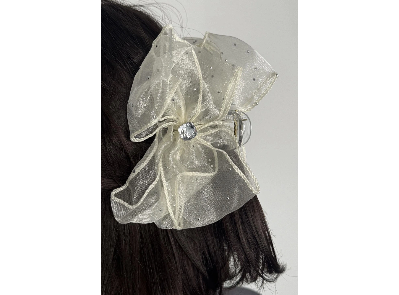 Krem Renk Kurdele Figürlü Mandal Toka