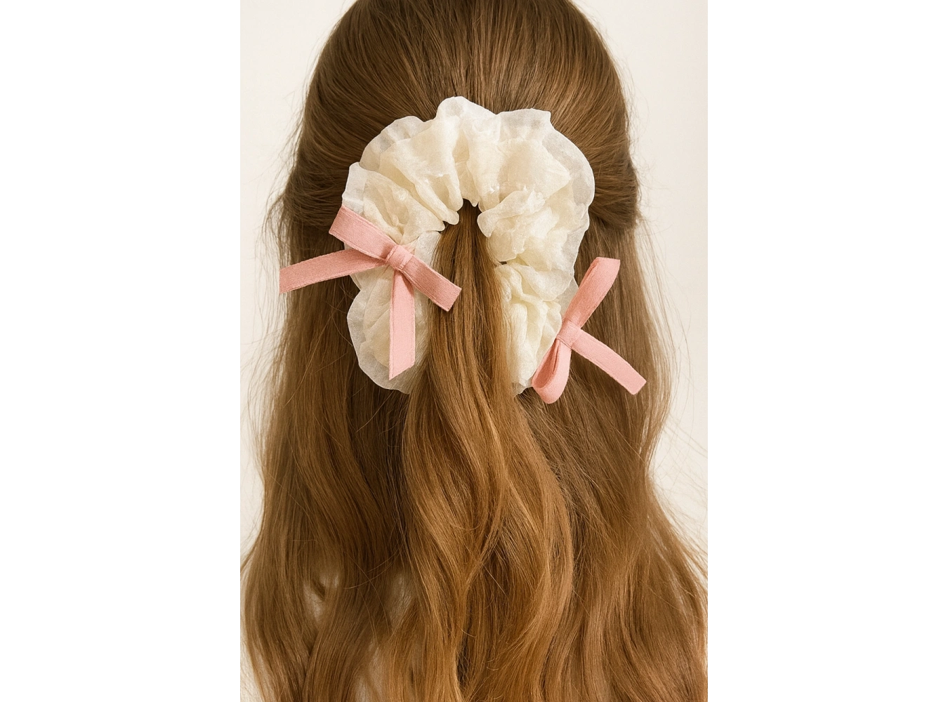 Krem Renk Kurdele Figürlü Simit Toka