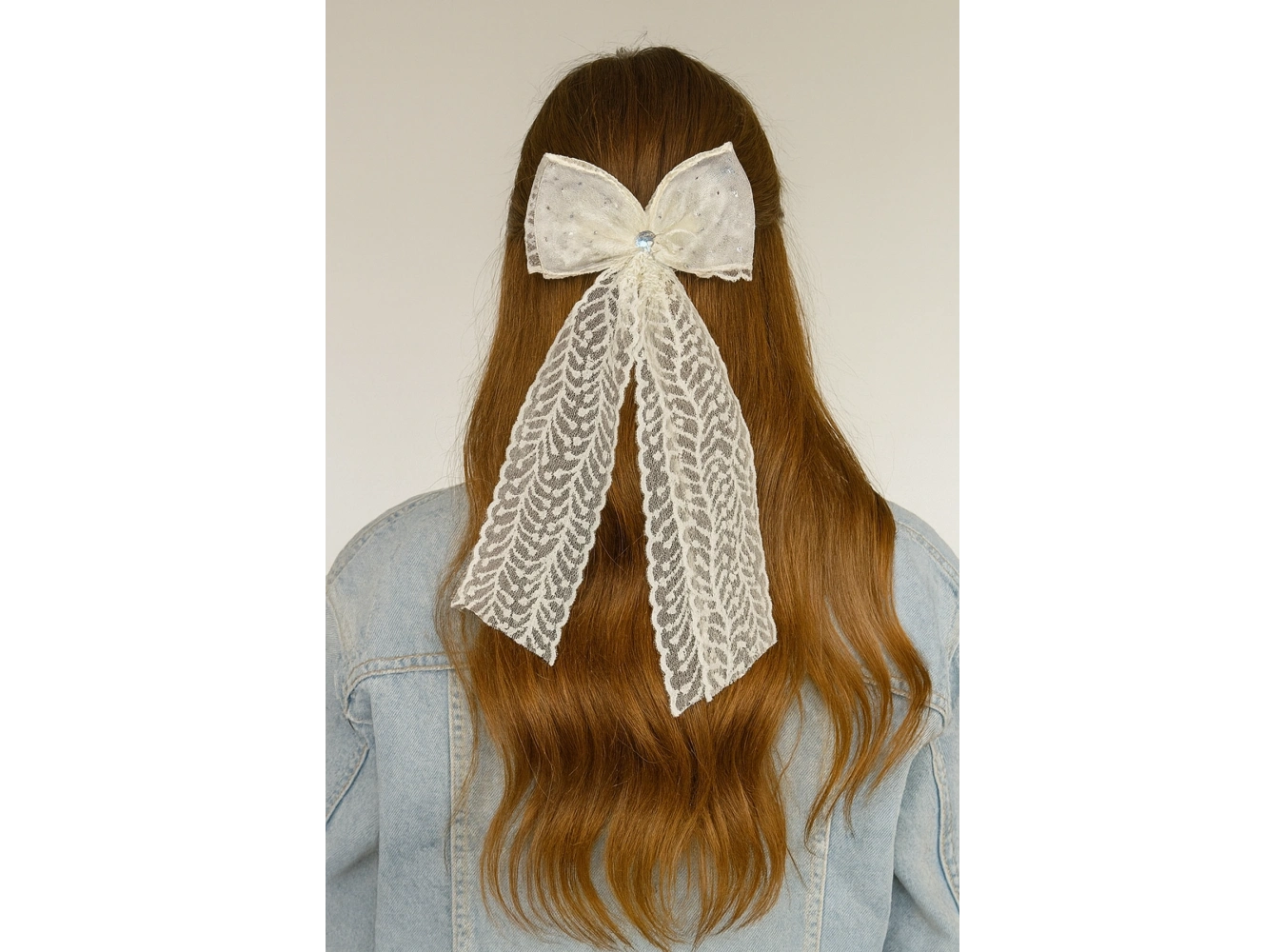 Krem Renk Kurdele Figürlü Taş Detaylı Otomat Toka