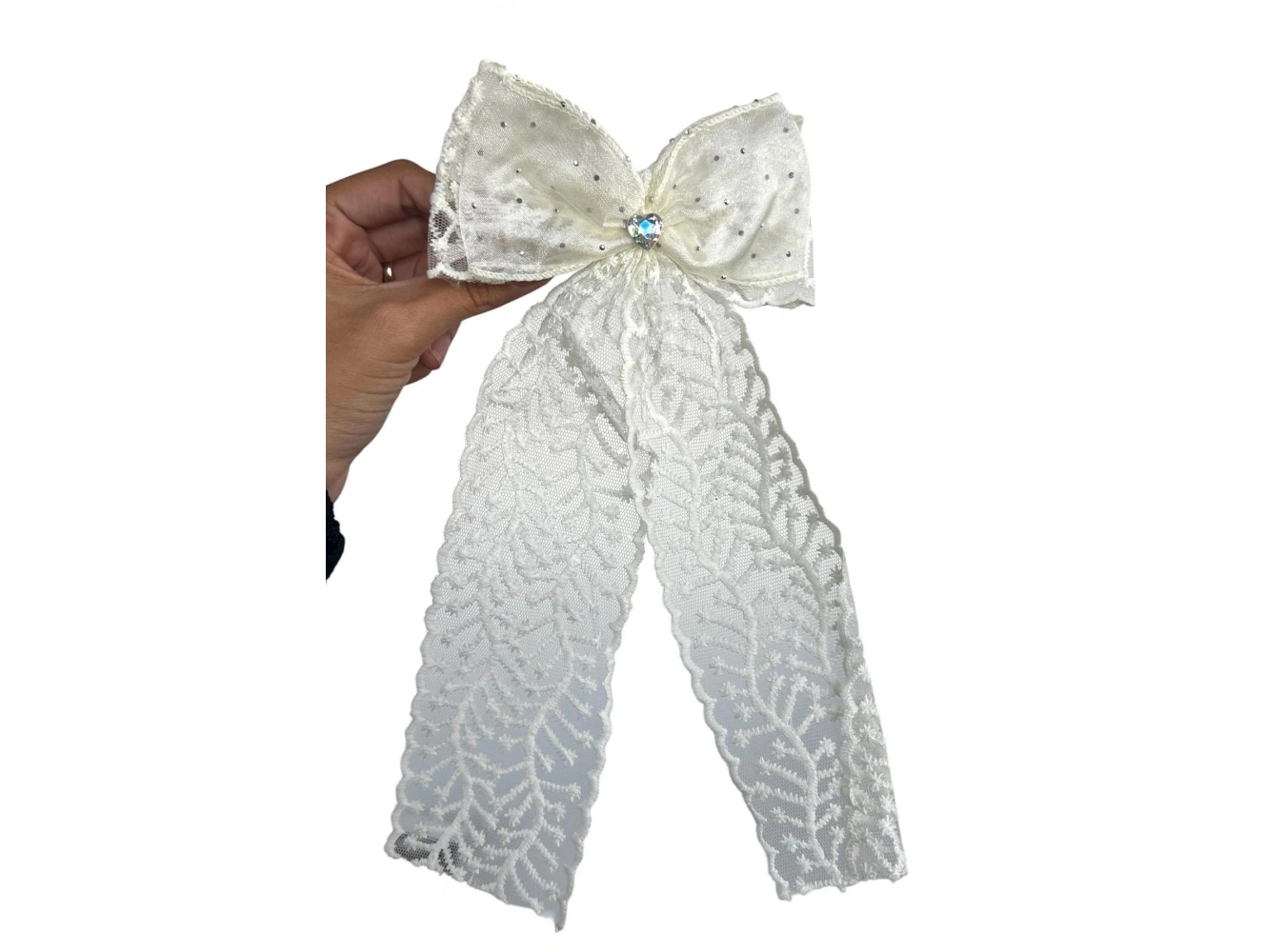 Krem Renk Kurdele Figürlü Taş Detaylı Otomat Toka