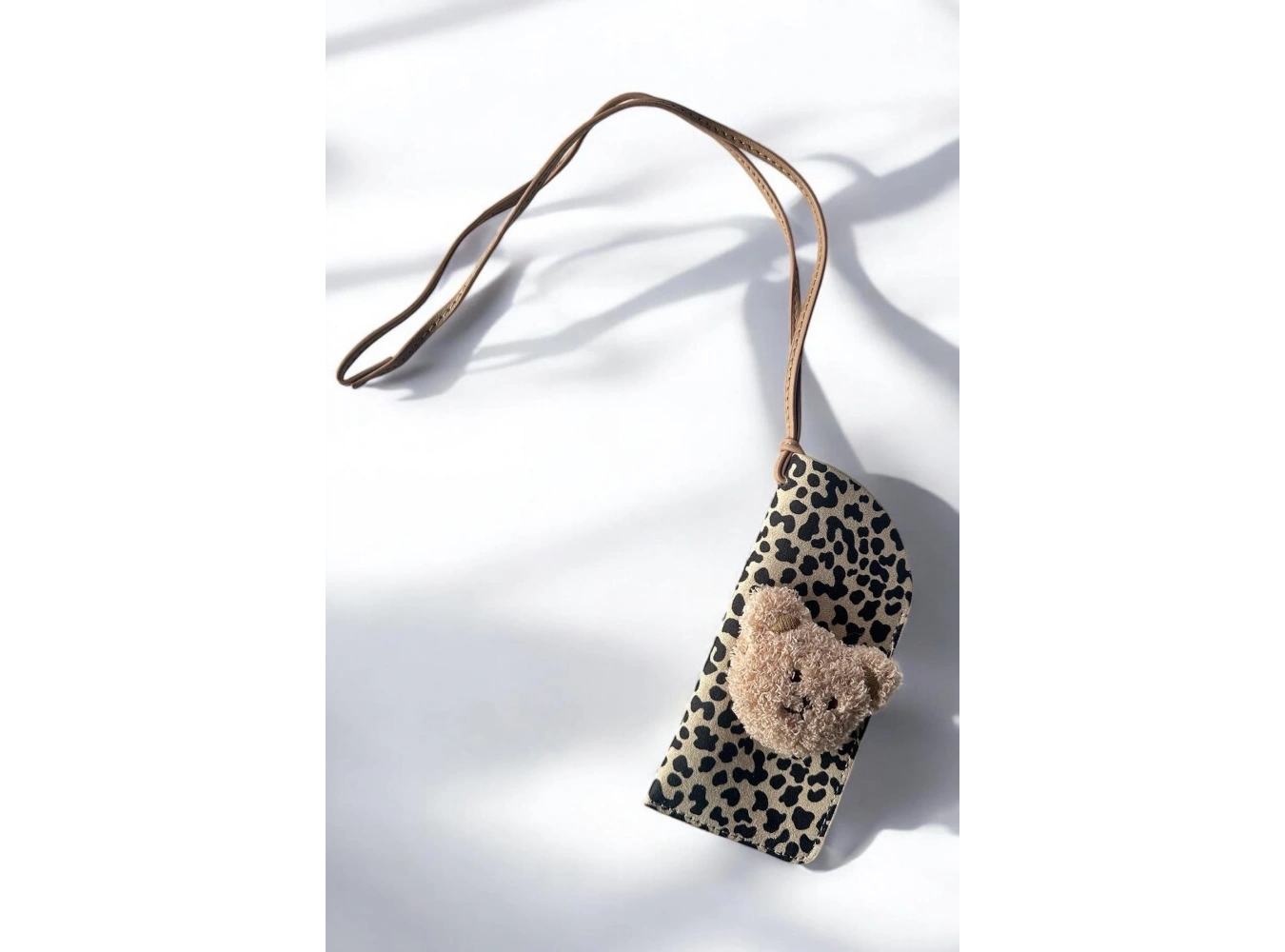 Krem Renk Leopar Desenli Ayıcık Figürlü Boyundan Asmalı Gözlük Kılıfı