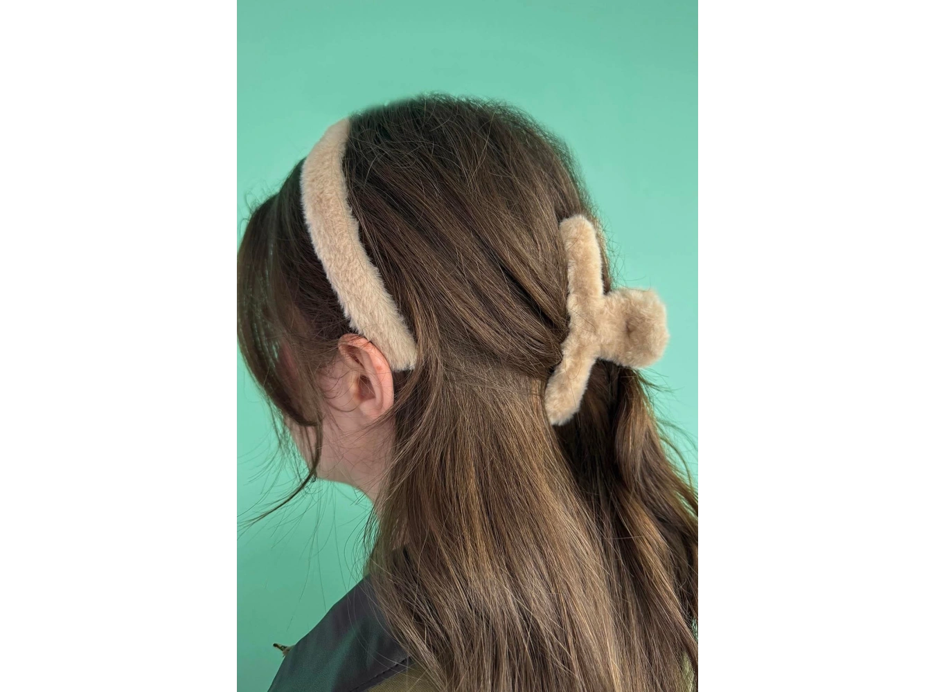 Krem Renk Peluş Mandal Toka Ve Taç Set