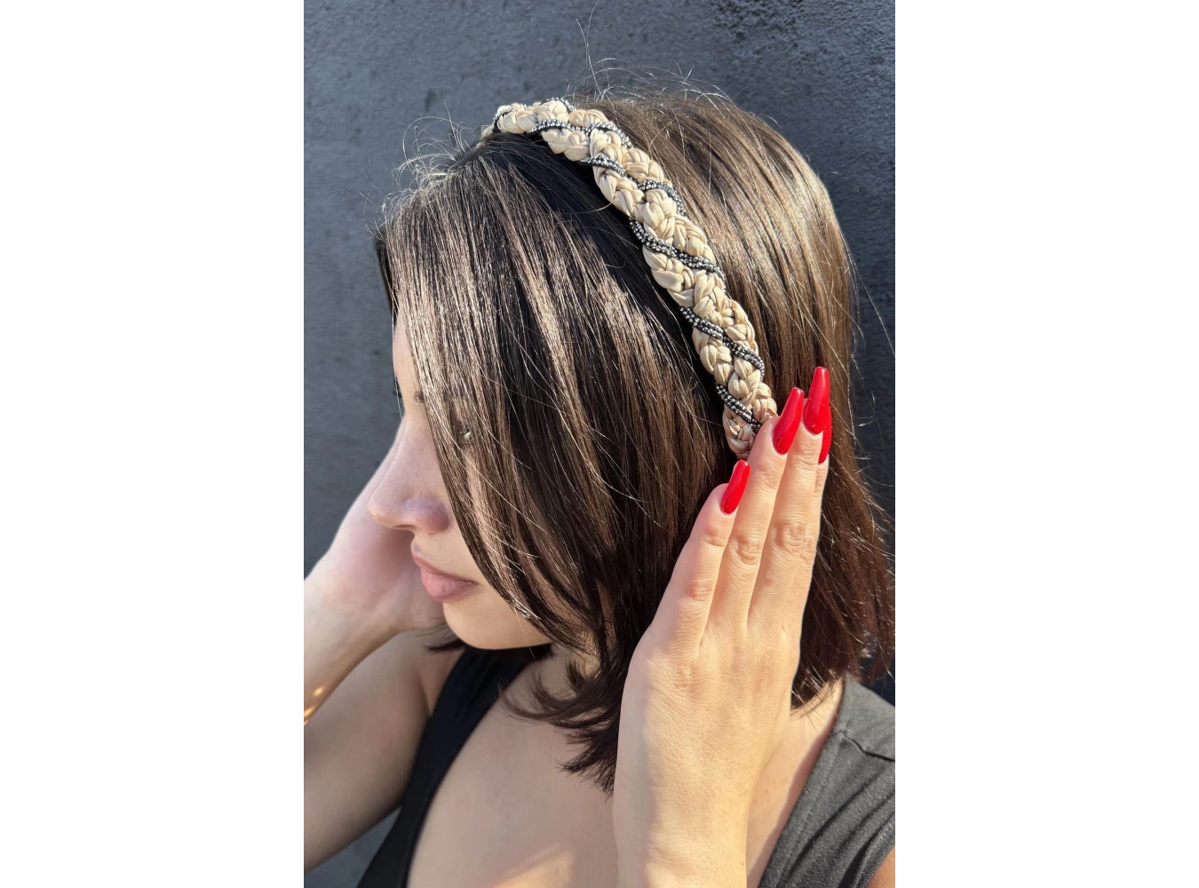 Krem Renk Taş Detaylı Taç