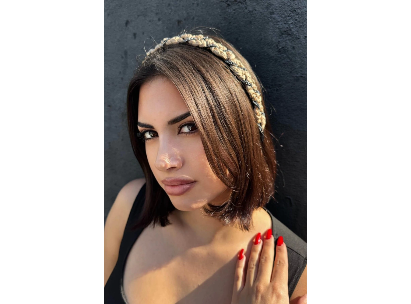 Krem Renk Taş Detaylı Taç