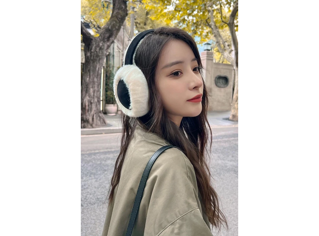 Krem Ve Siyah Renk Peluş Kulaklık