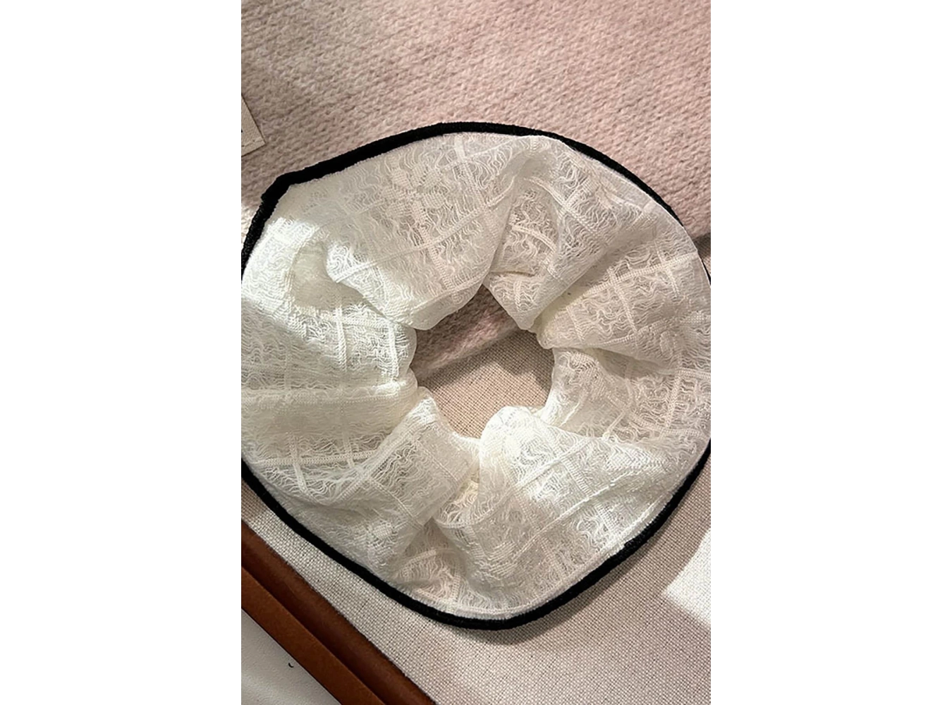 Krem Ve Siyah Renk Simit Toka