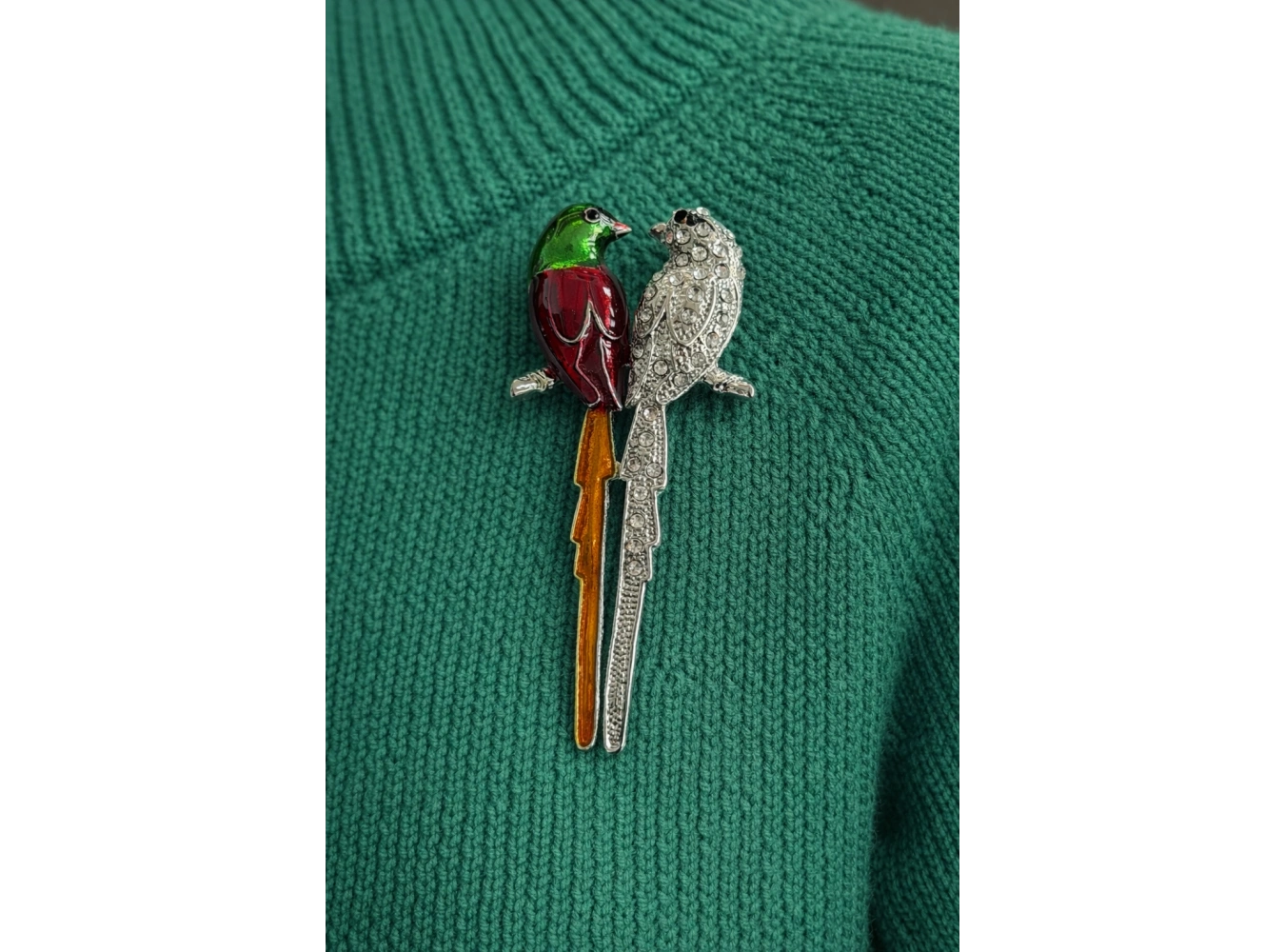 Kuş Figürlü Taşlı Broş