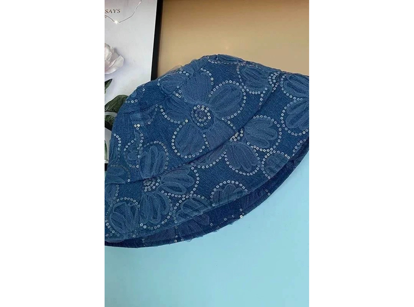 Lacivert Renk Çiçek Figürlü Tasarım Şapka