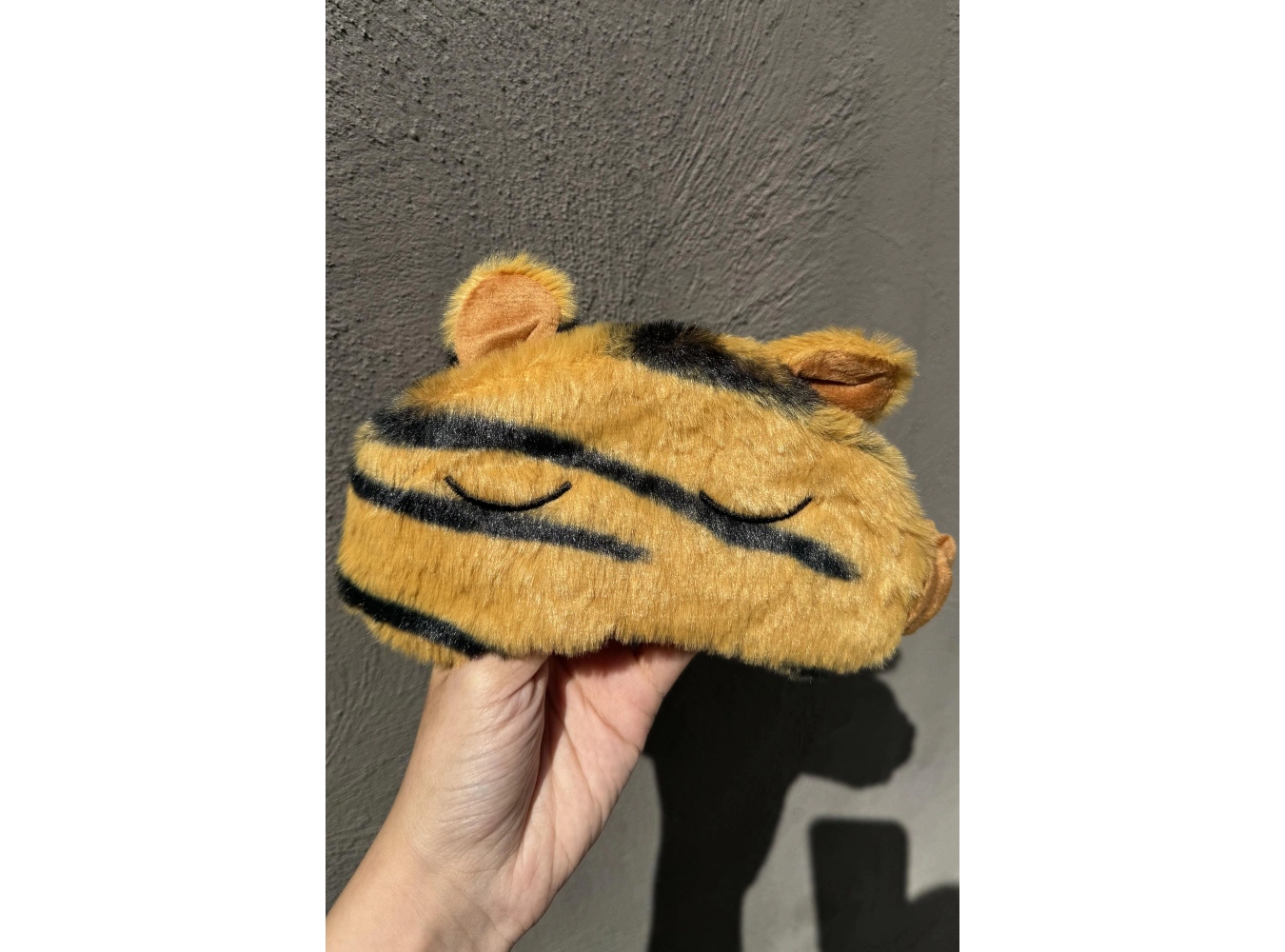 Leopar Desenli Kulak Detaylı Peluş Uyku Bandı