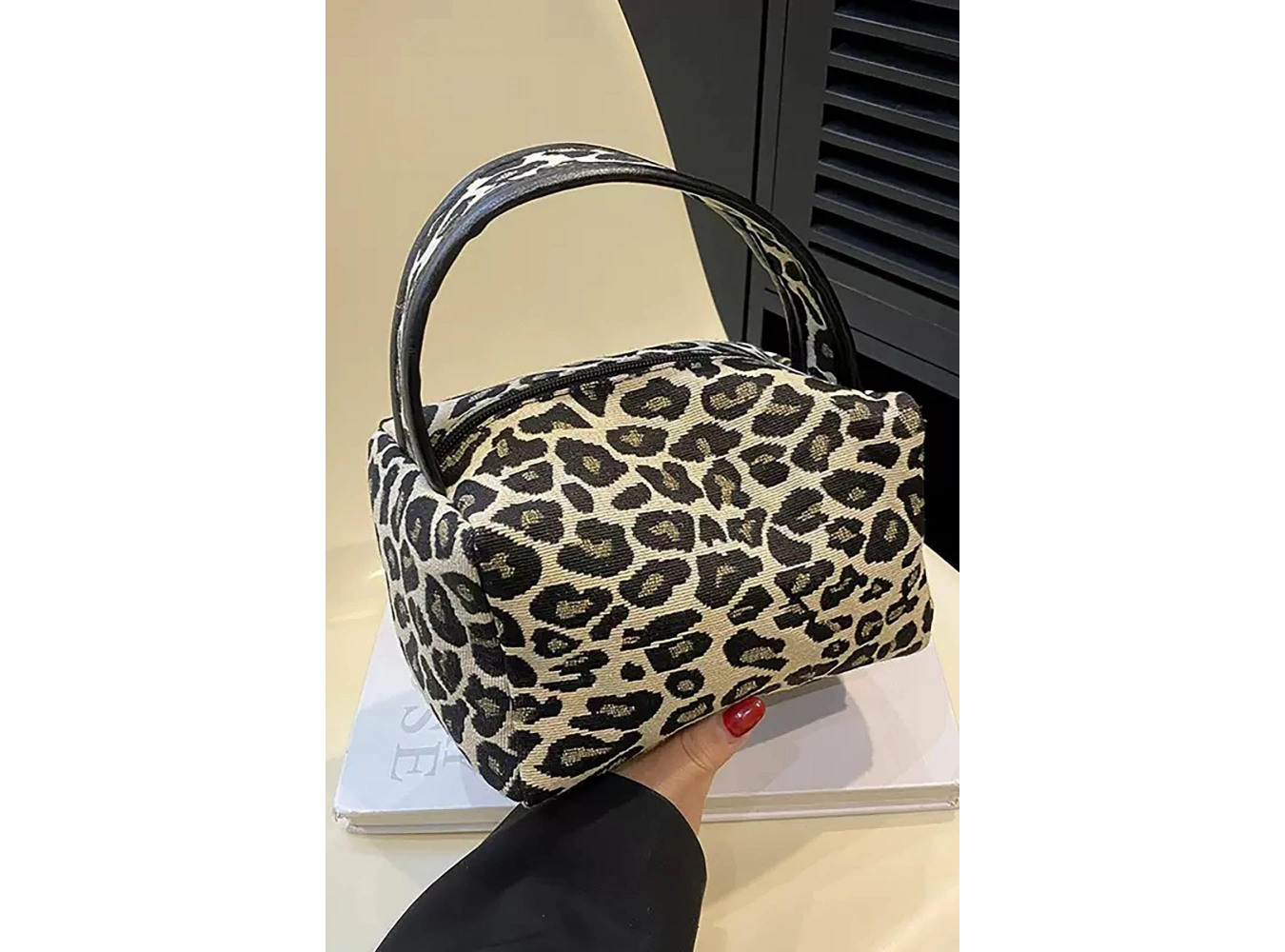 Leopar Desenli Makyaj Çantası