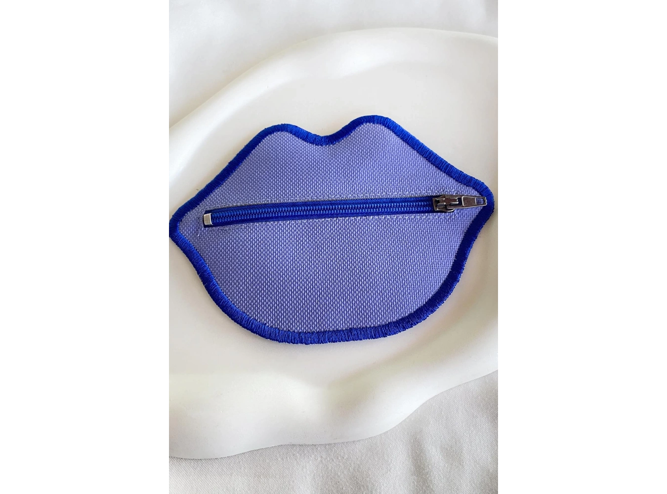 Lila Renk Dudak Detaylı Kadın Cüzdan