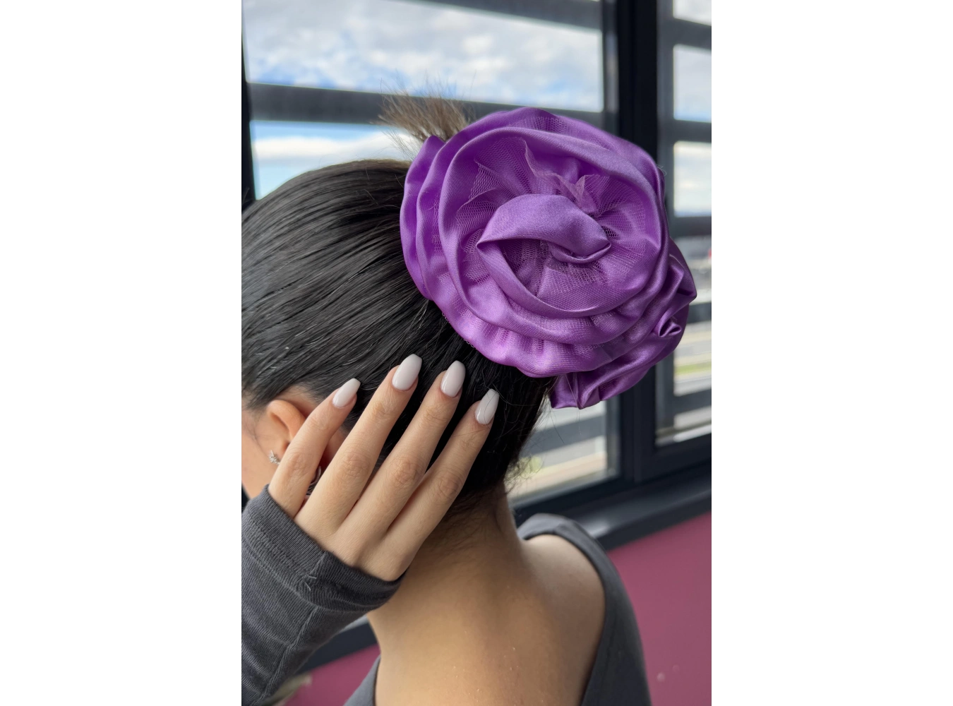 Lila Renk Gül Detaylı Mandal Toka