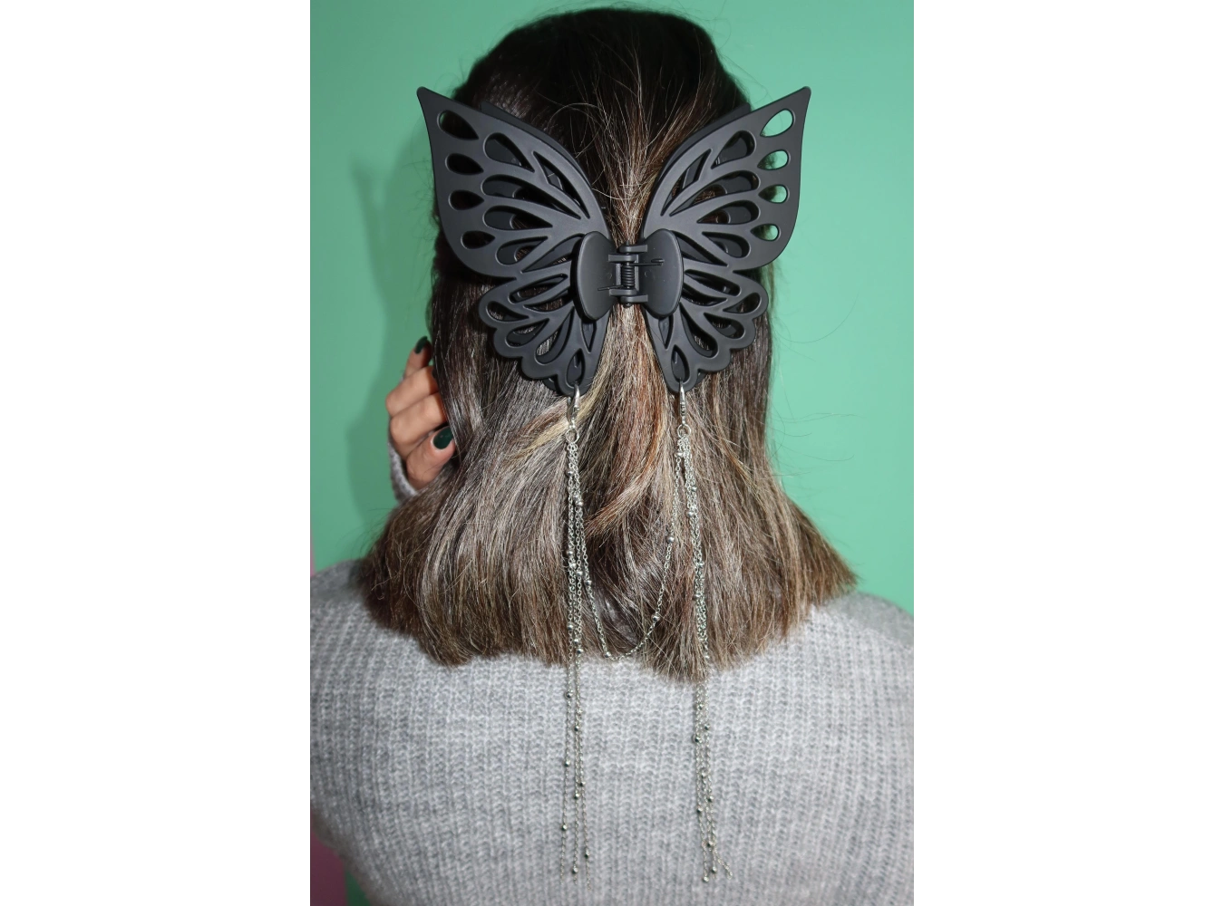 Mat Siyah Renk Kelebek Figürlü Sallantılı Mandal Toka