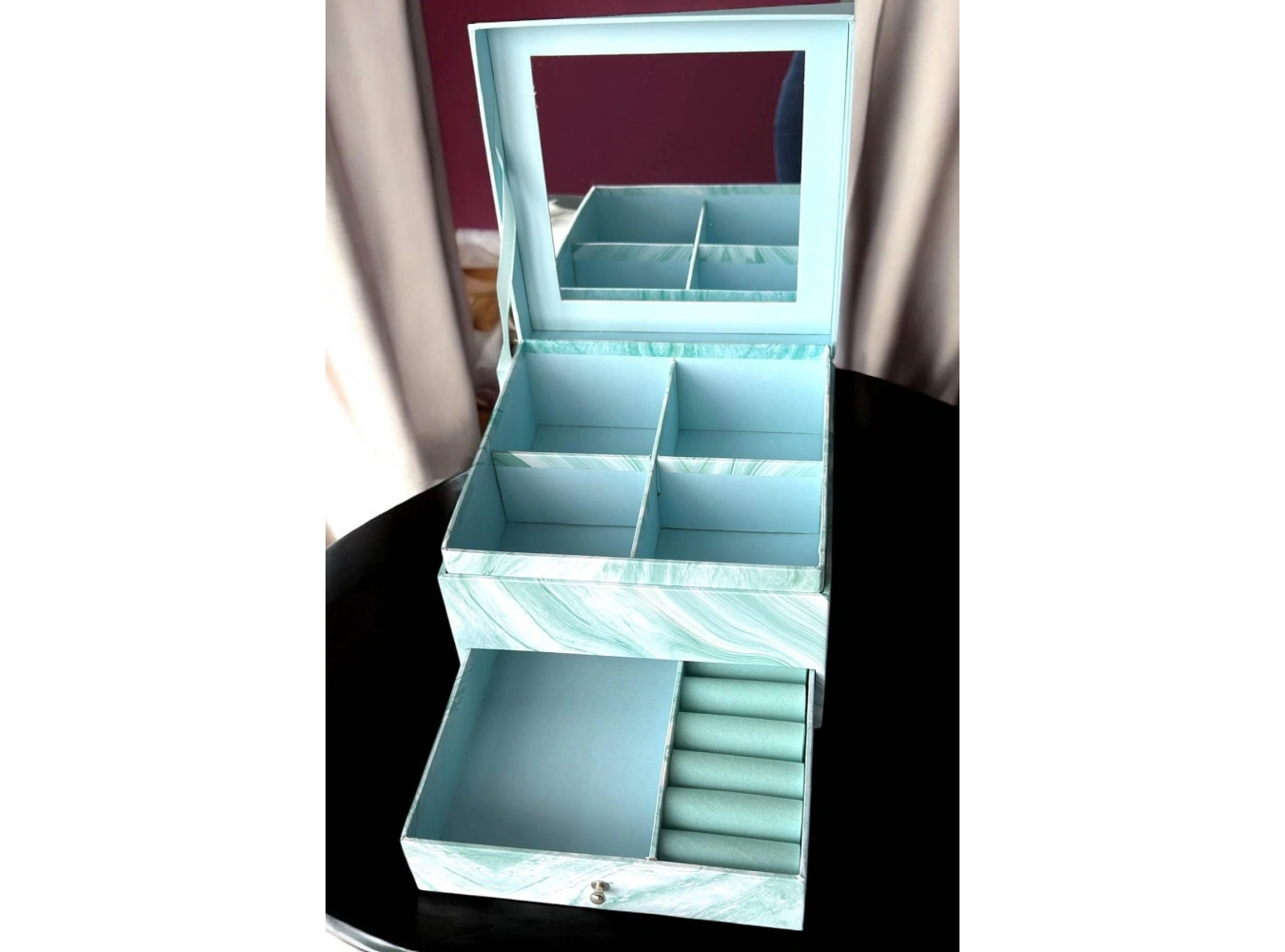 Mavi Renk Ayna Detaylı Bölmeli Çekmeceli Takı Organizeri