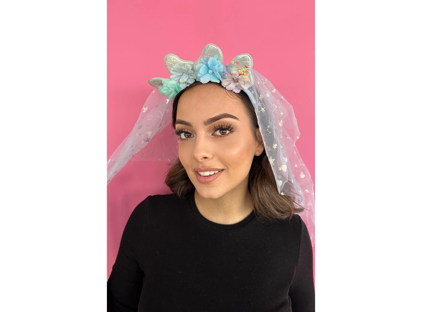 Mavi Renk Çiçek Figürlü Tül Detaylı Taç