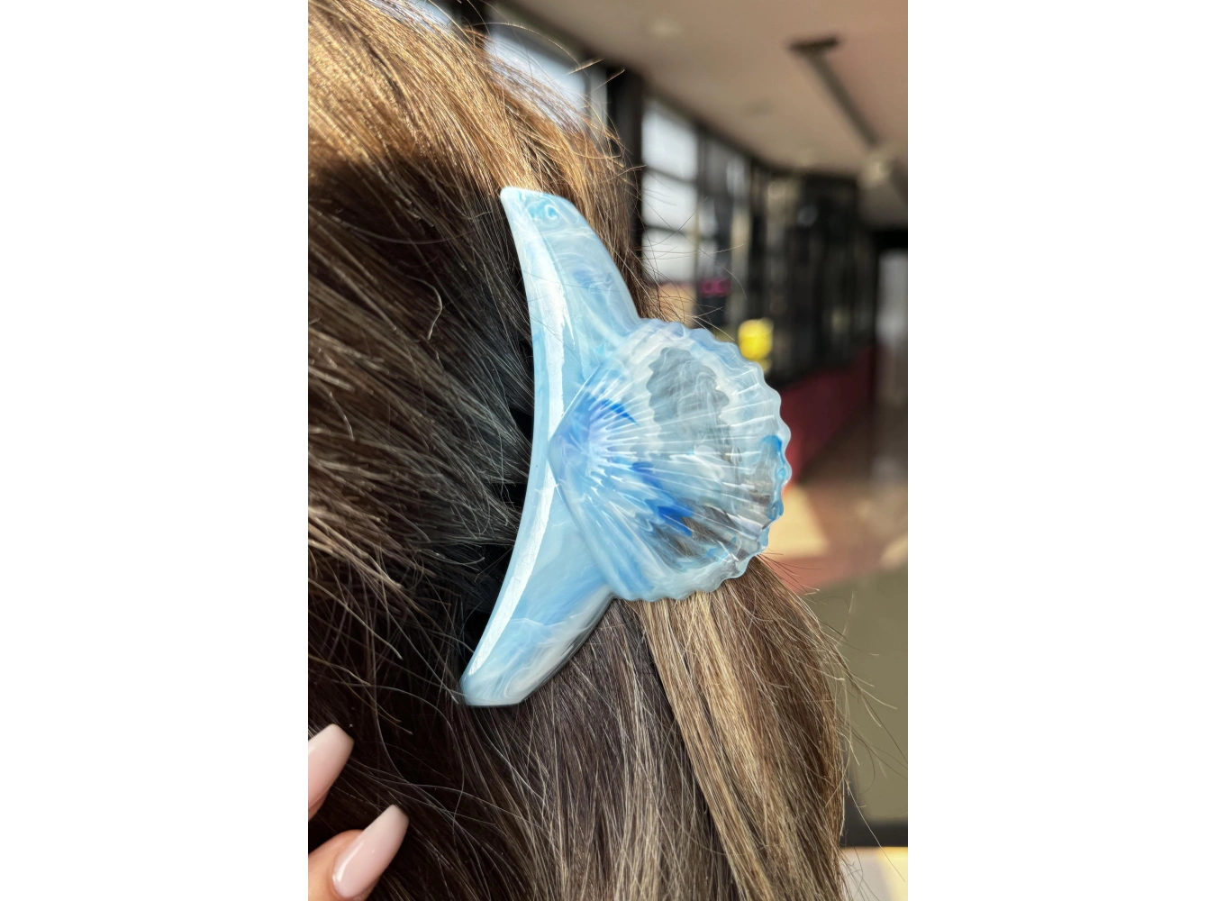 Mavi Renk Deniz Kabuğu Figürlü Kemik Mandal Toka