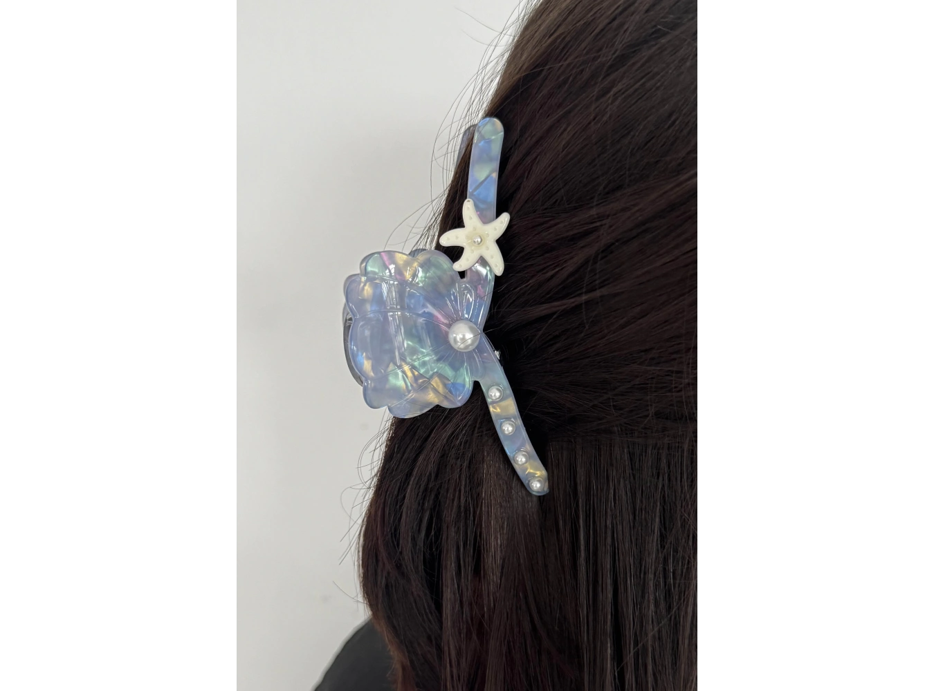 Mavi Renk Deniz Kabuğu Figürlü Kemik Mandal Toka