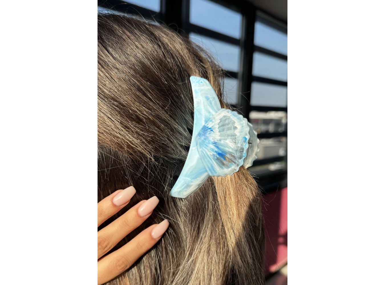 Mavi Renk Deniz Kabuğu Figürlü Kemik Mandal Toka