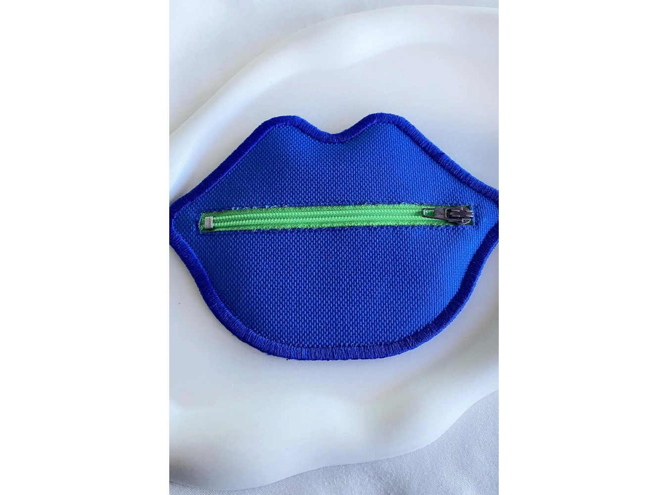Mavi Renk Dudak Detaylı Kadın Cüzdan