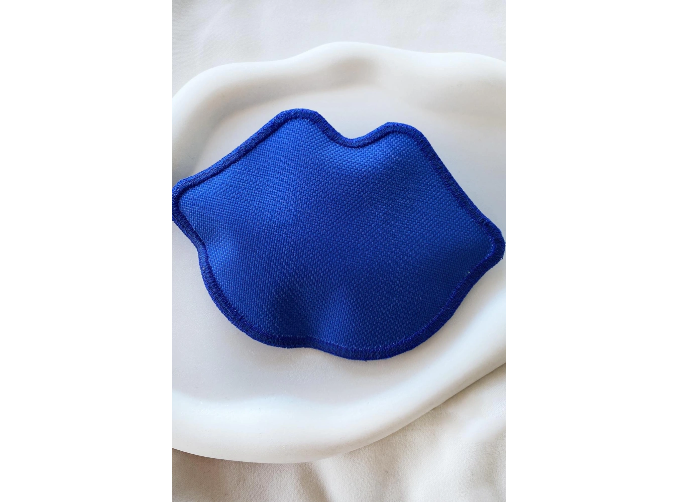 Mavi Renk Dudak Detaylı Kadın Cüzdan