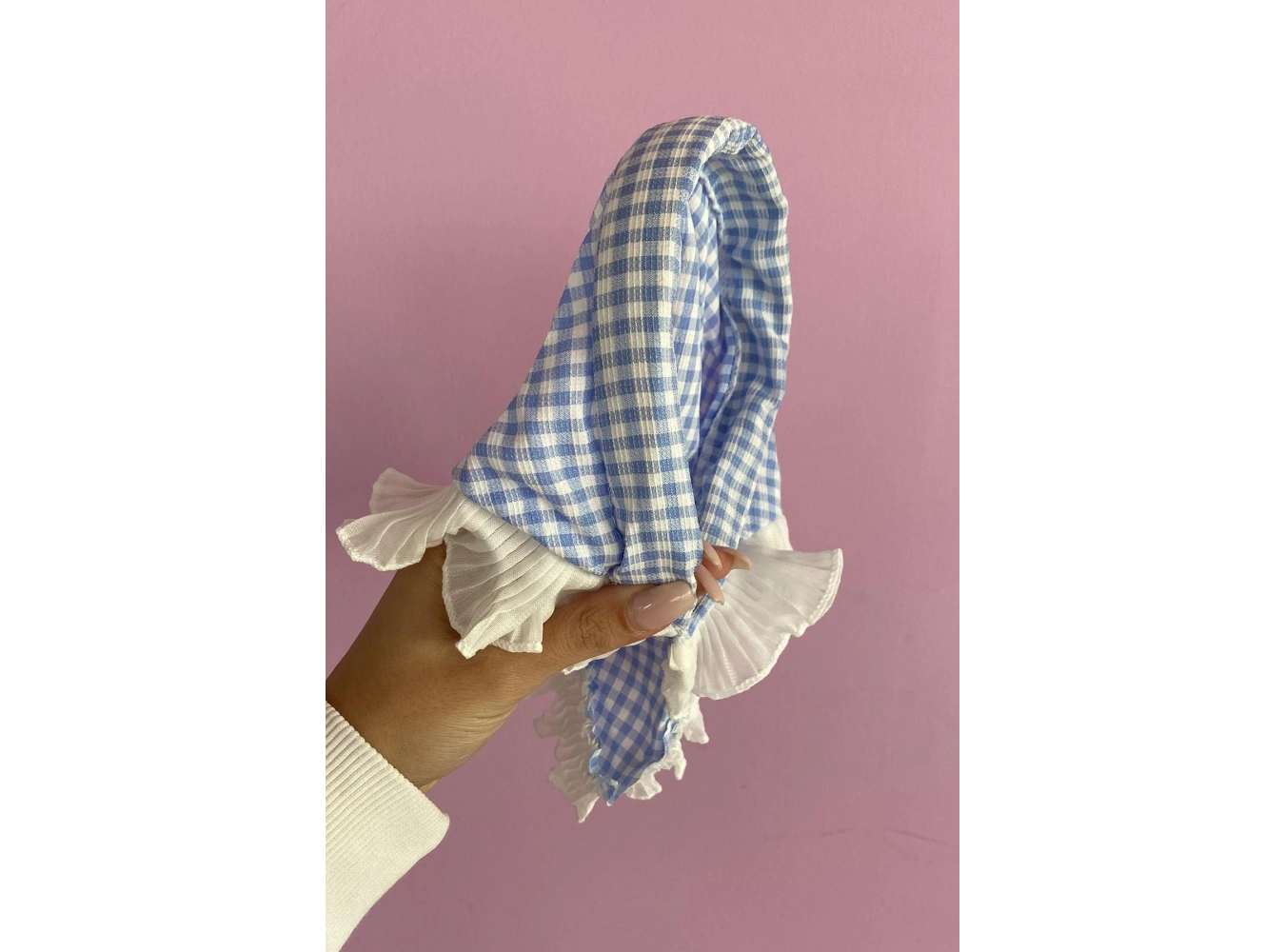 Mavi Renk Fular Detaylı Pötikare Desenli Taç