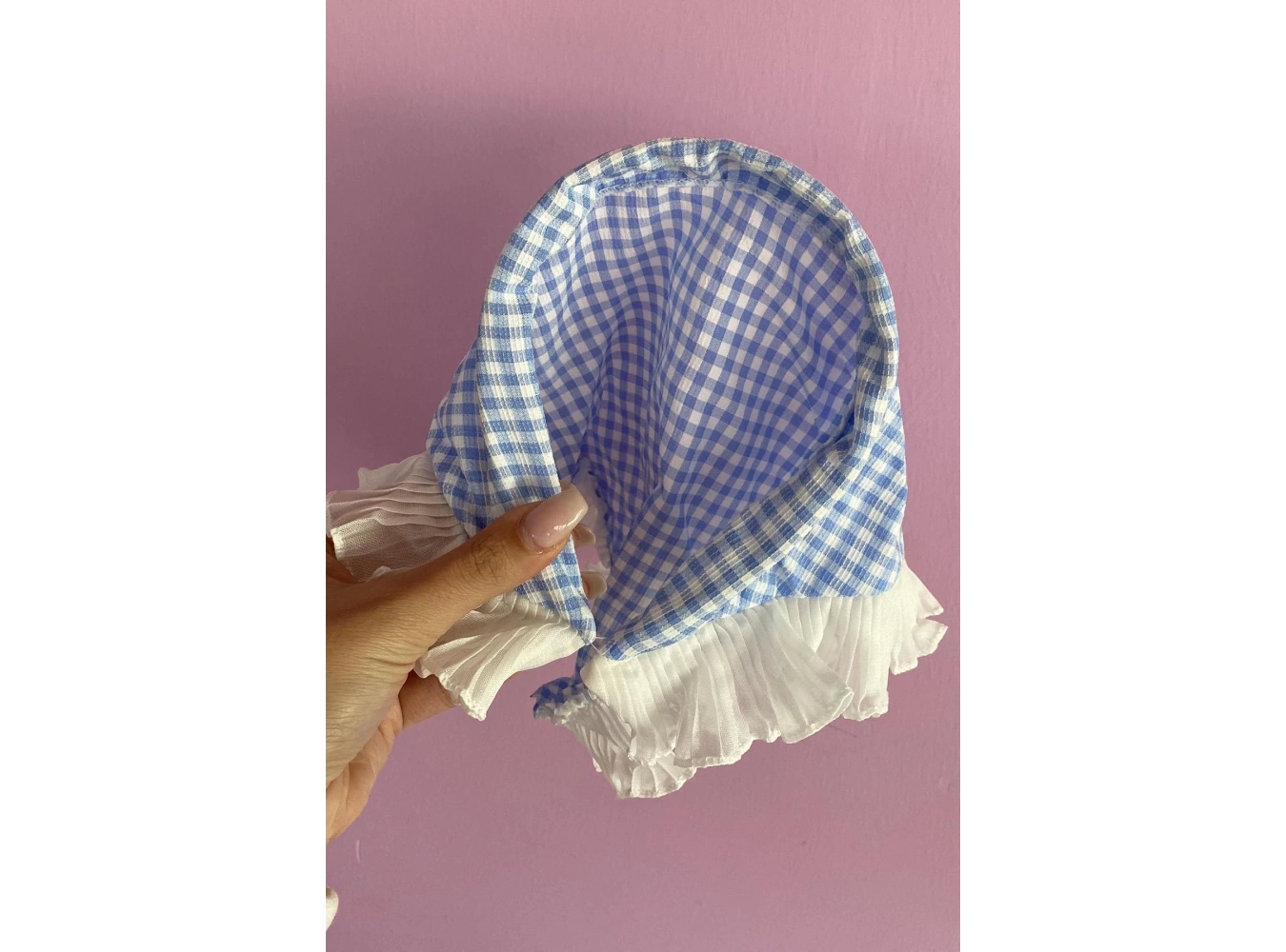 Mavi Renk Fular Detaylı Pötikare Desenli Taç