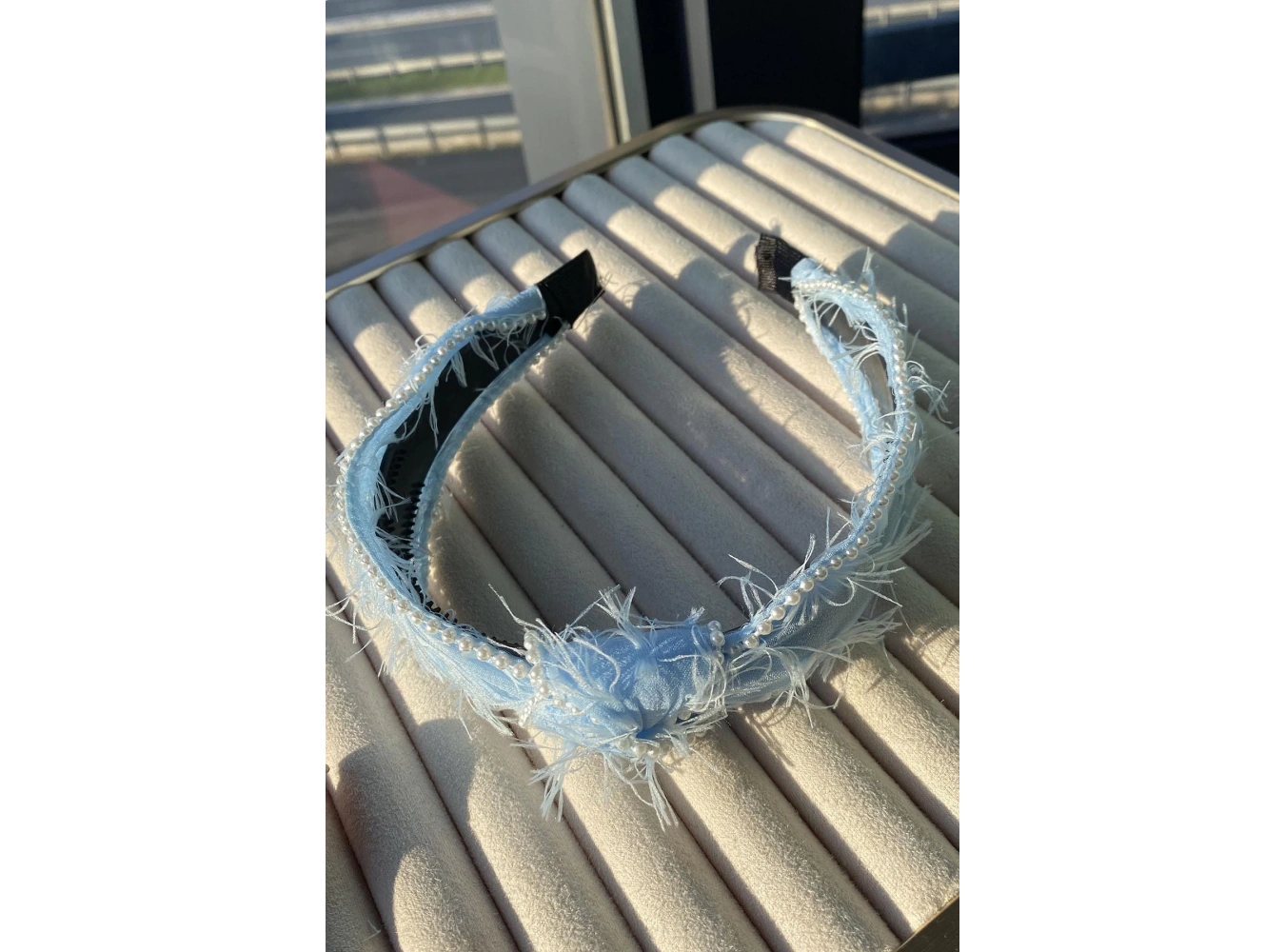 Mavi Renk İnci Detaylı Taç