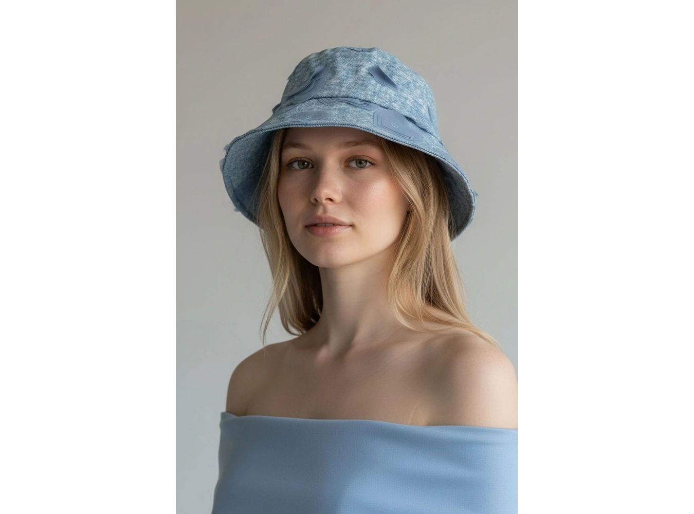 Mavi Renk Kalp Figürlü Kot Tasarım Şapka