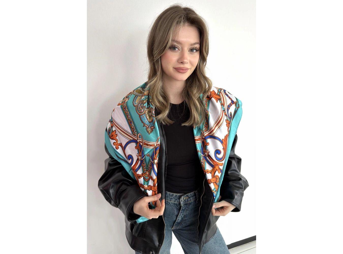 Mavi Renk Karışık Desenli Saten Şal/Fular