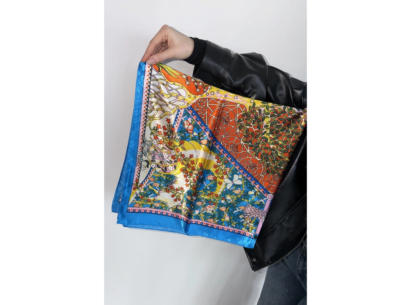 Mavi Renk Karışık Desenli Saten Şal/Fular