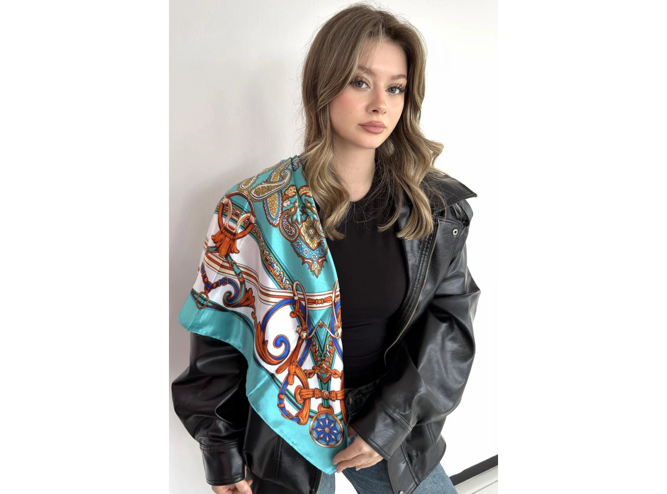 Mavi Renk Karışık Desenli Saten Şal/Fular