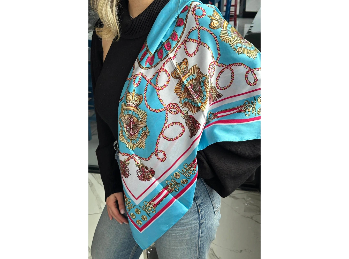 Mavi Renk Karışık Desenli Saten Şal/Fular