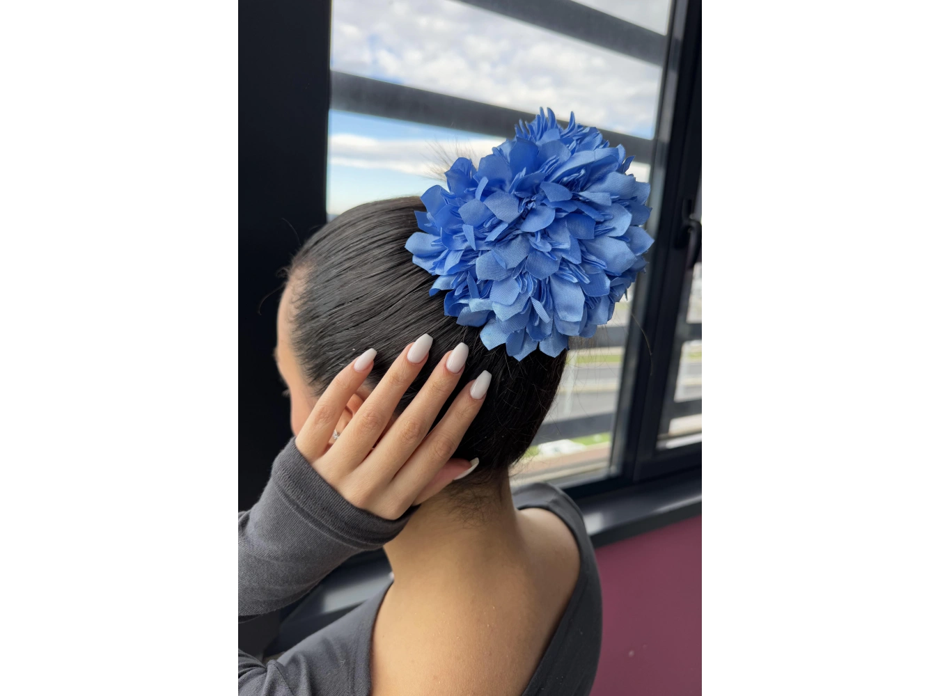 Mavi Renk Kasımpatı Çiçeği Detaylı Mandal Toka