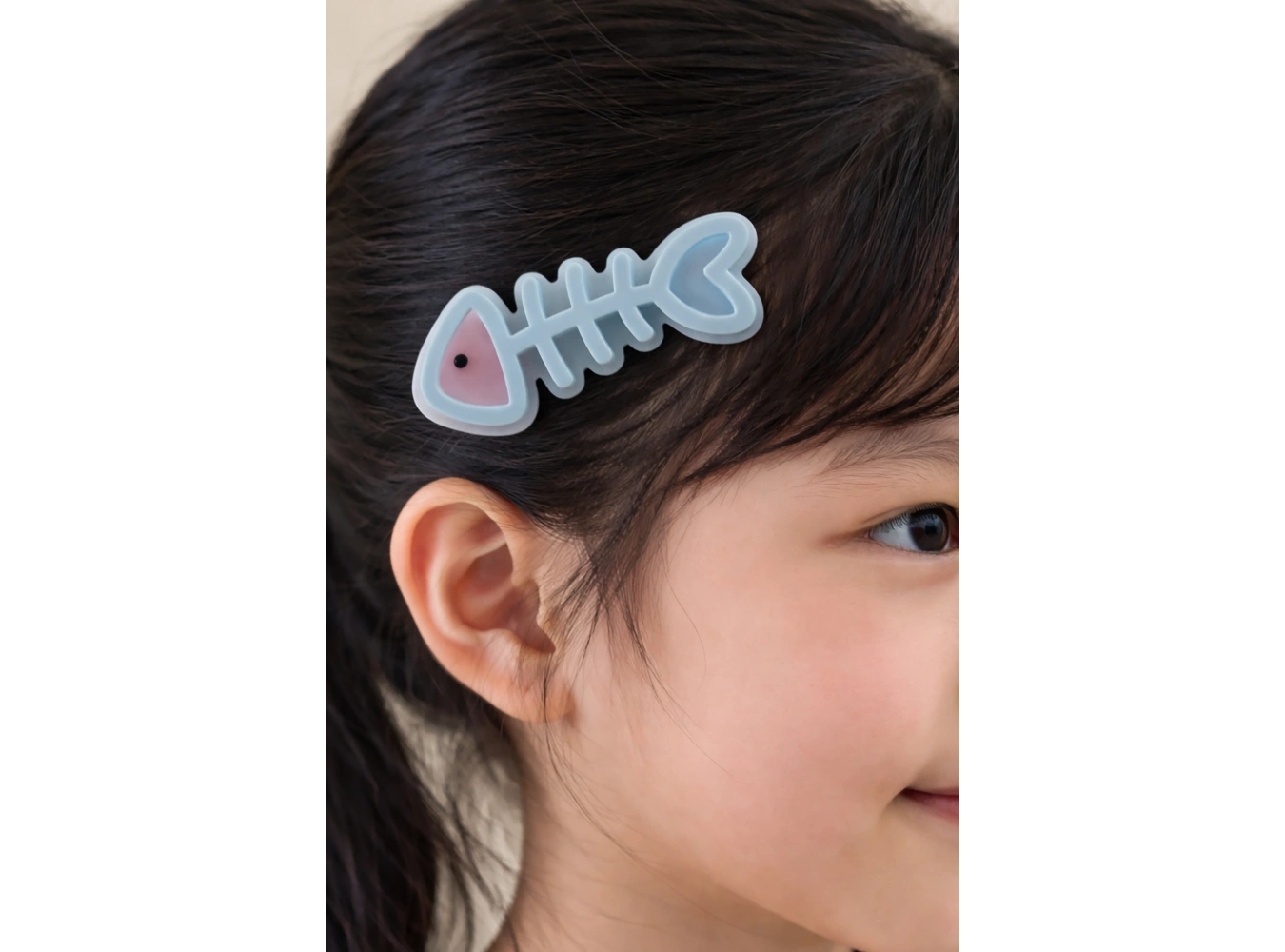 Mavi Renk Kılçık Figürlü Yan Toka