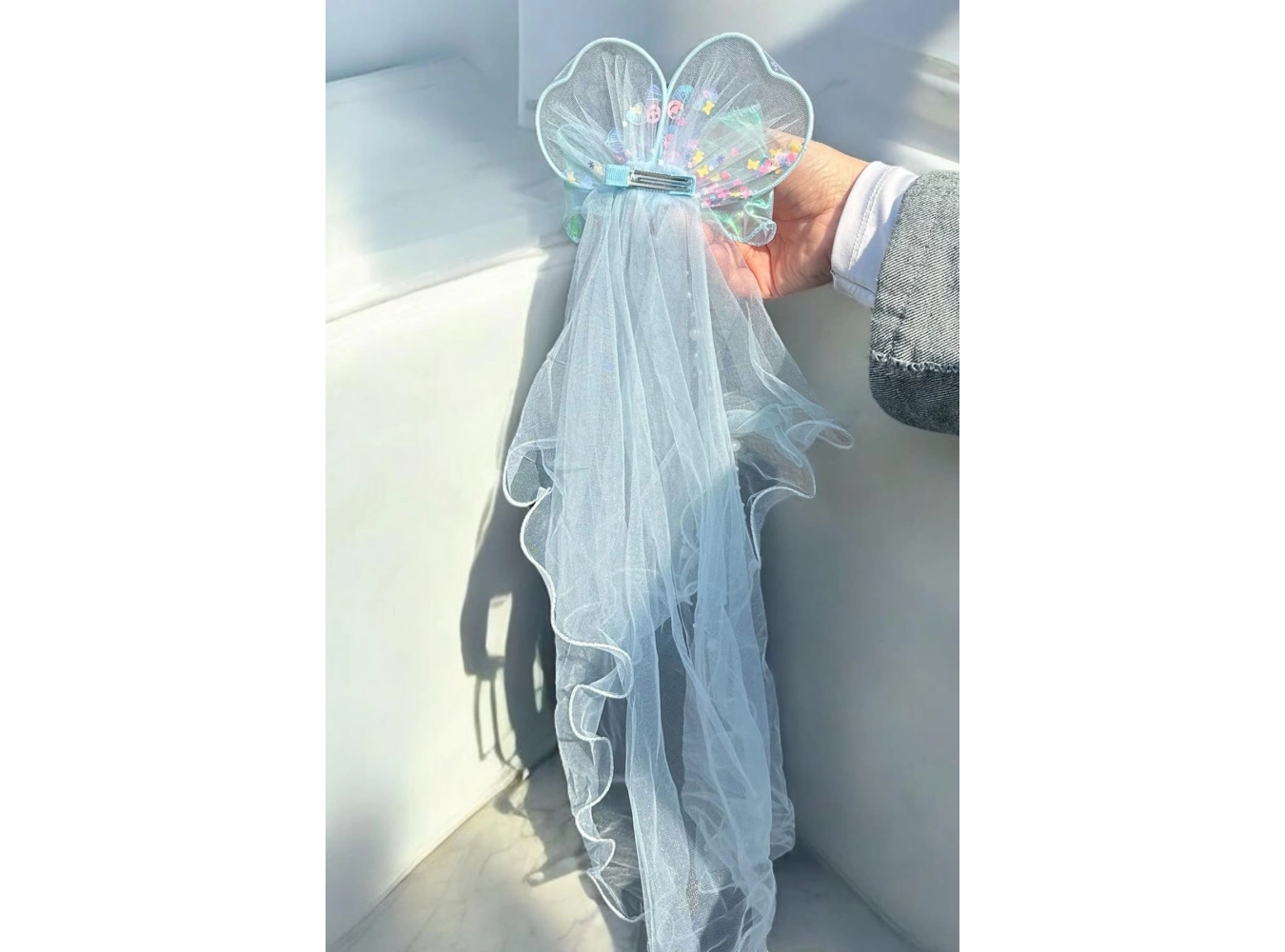 Mavi Renk Kurdele Figürlü Duvak Detaylı Yan Toka