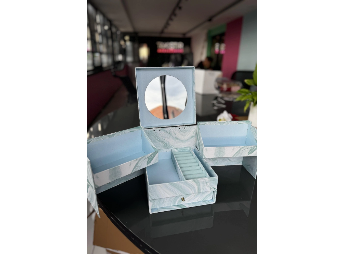 Mavi Renk Kutulu Ayna Detaylı Takı Organizer