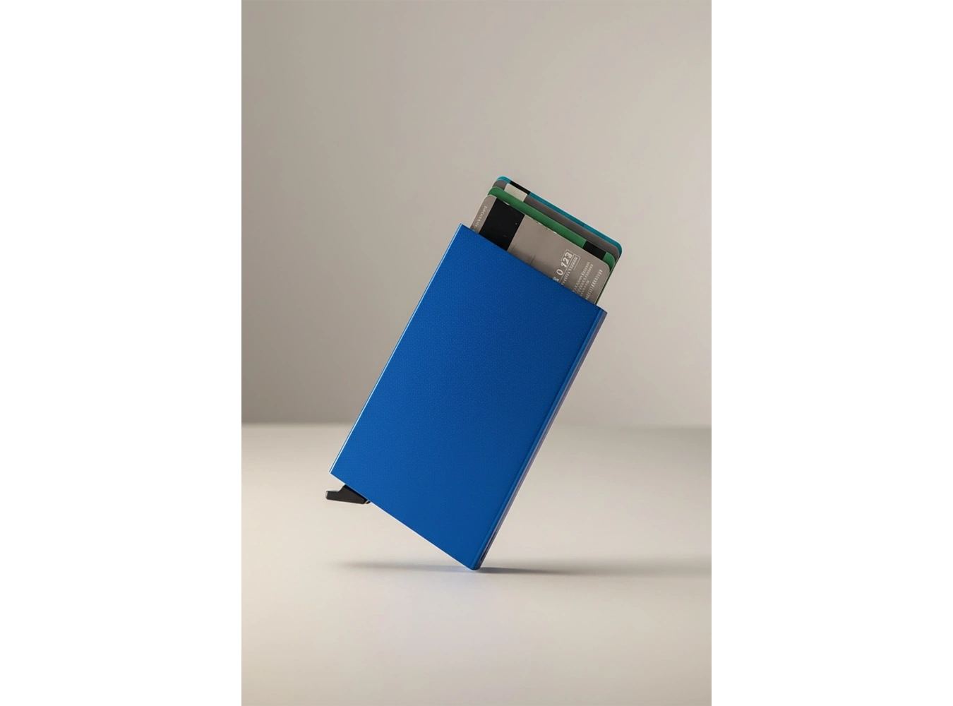 Mavi Renk Metal Kartlık