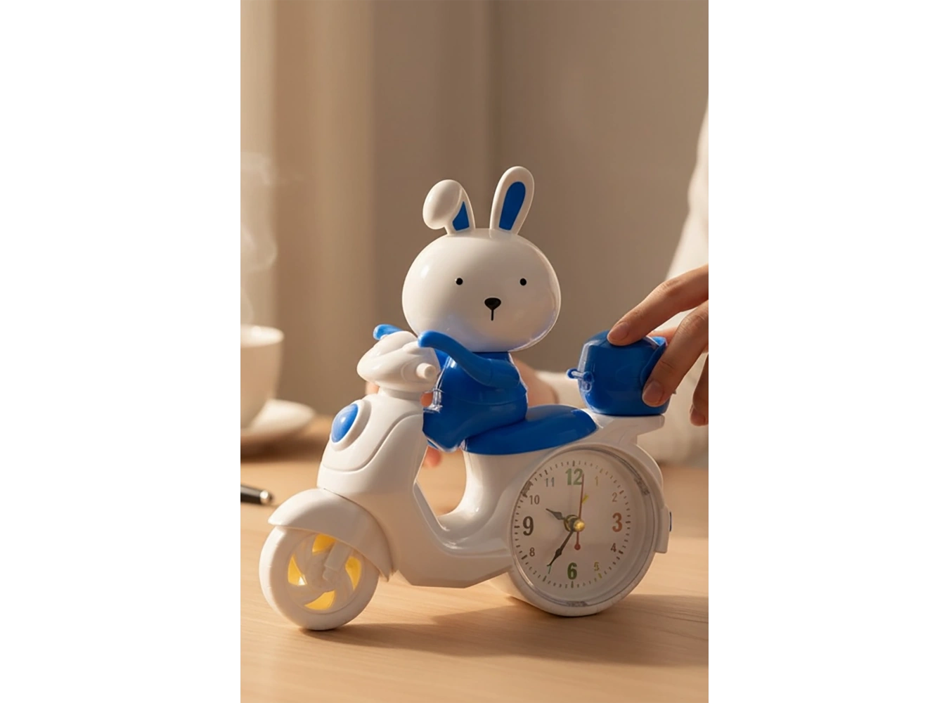 Mavi Renk Motor Figürlü Mini Dekoratif Alarmlı Yuvarlak Masa Saati