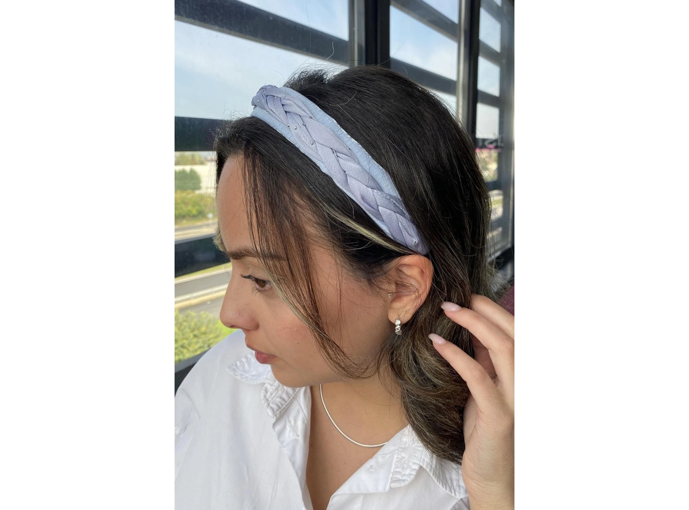 Mavi Renk Örgü Detaylı Taç