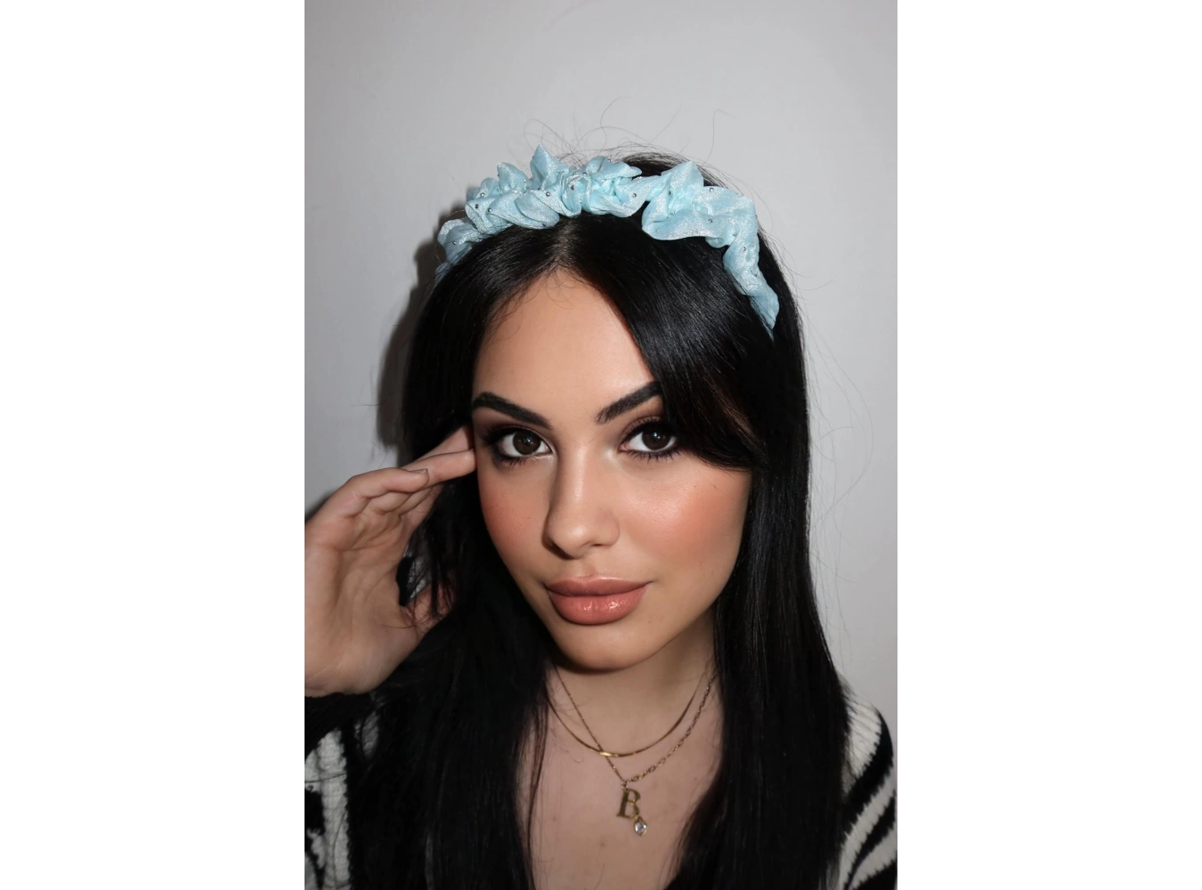 Mavi Renk Taş Detaylı Taç