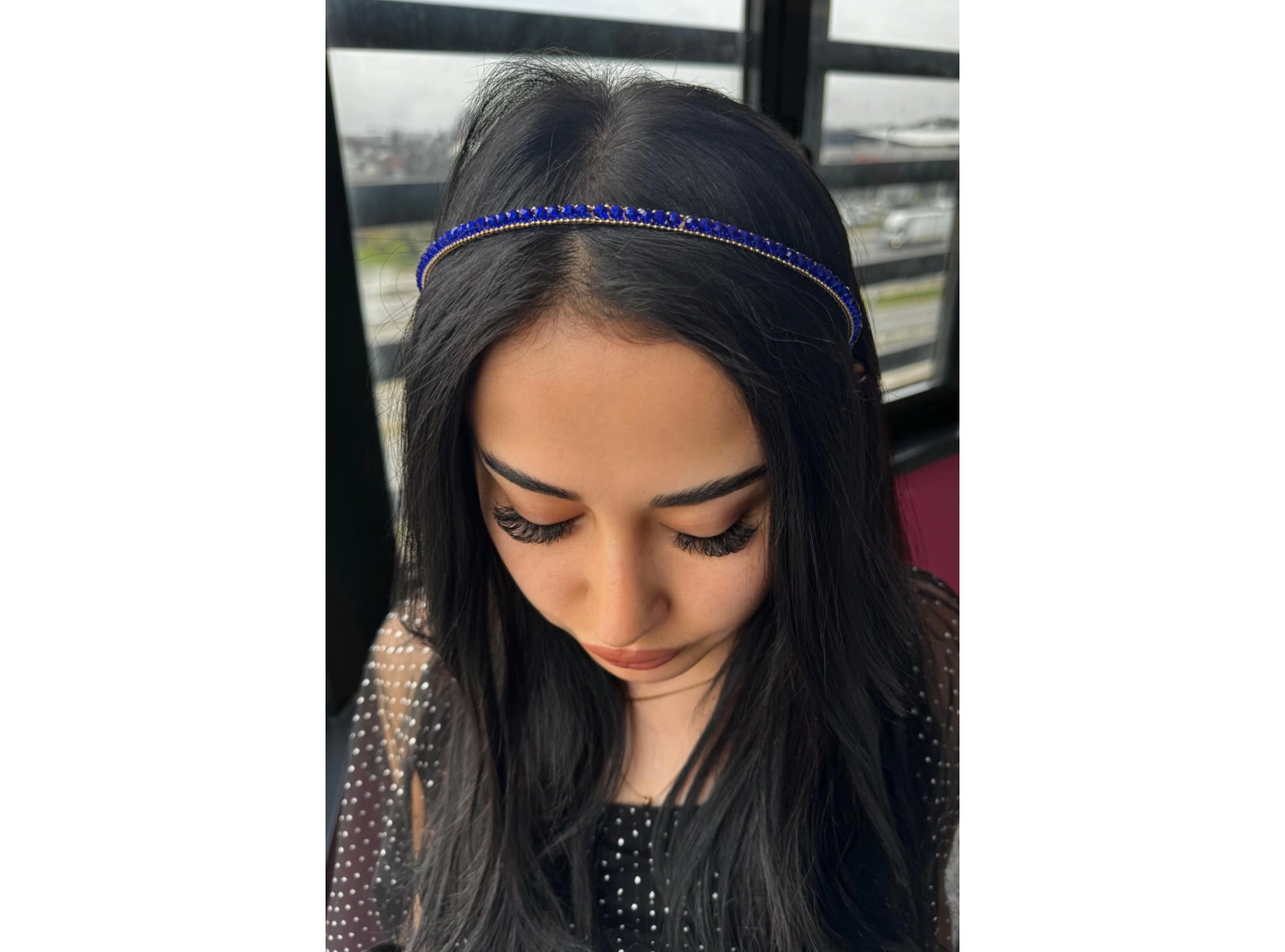 Mavi Renk Taş Detaylı Taç