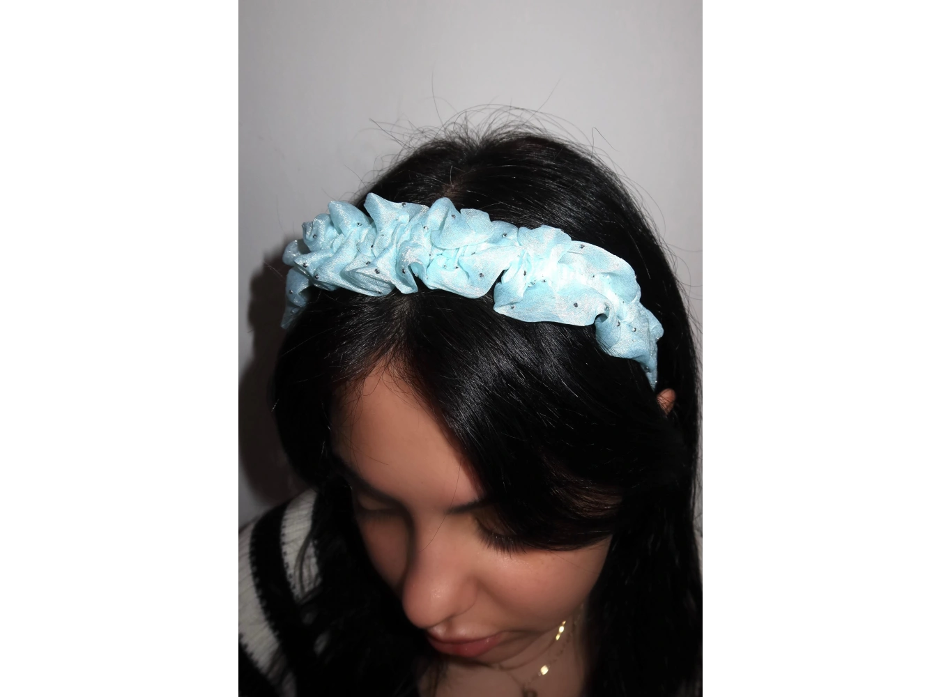 Mavi Renk Taş Detaylı Taç