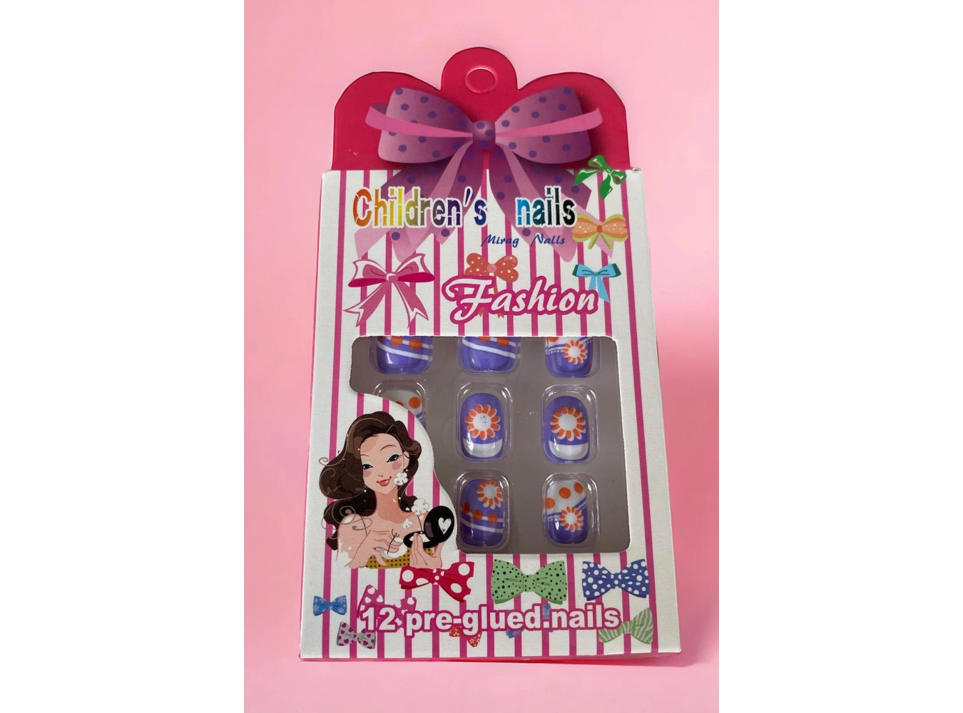 Mor Renk Çiçek Figürlü Çocuk Takma Tırnak