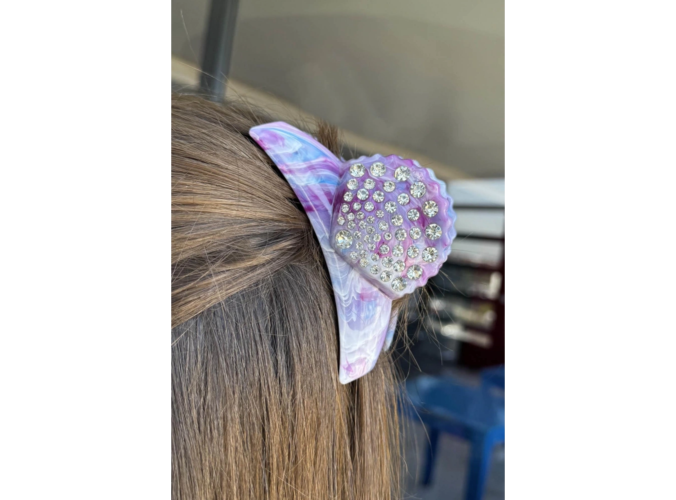 Mor Renk Deniz Kabuğu Figürlü Taş Detaylı Kemik Mandal Toka